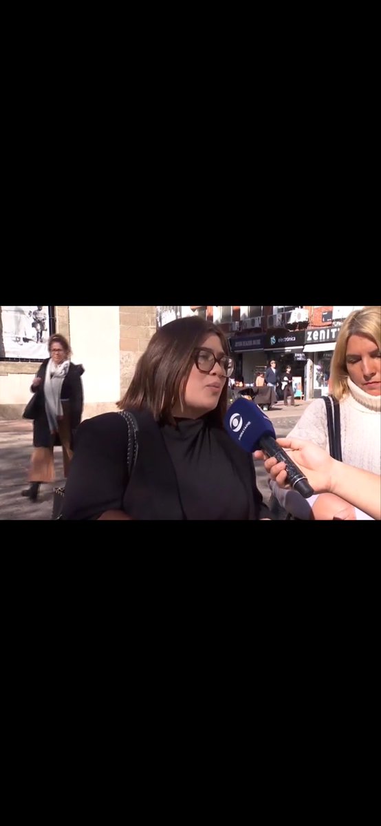 igalvar71's tweet photo. HERMOSO! 
La abogada que defiende a uno de los del robo del BROU entrevistada ayer por Subrayado, es la chanta que escarchamos en Santo y seña en 2024 por cagar a un pueblo (con cambio de apellido y de corte de pelo, claro🤦)👇
https://t.co/Z6lOYtM6Tt https://t.co/bUksdO34dI