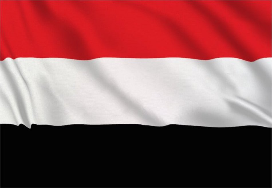 SaudiNews50's tweet photo. بيان رسمي من مجلس القيادة اليمني..

نفير عام وعفو شامل لمن يترك المليشيات الحوثية ويتوقف عن القتال أو العمل لصالحها:

•هدف الدولة هو استعادة مؤسساتها وبسط سيادتها على كامل الأراضي اليمنية وصولًا إلى صنعاء.

• تحميل المليشيات الحوثية مسؤولية استمرار الحرب وتدهور الاقتصاد والخدمات وتشريد السكان.

• التأكيد أن الدولة قدمت خيار السلام ودعمت المبادرات الرامية لإنهاء الحرب وتخفيف معاناة اليمنيين.

• الإشادة بدعم المملكة العربية السعودية لليمن، خصوصًا في الجوانب الإنسانية والاقتصادية والخدمية.

• الإعلان عن التعبئة العامة والنفير الوطني، ودعوة اليمنيين للالتفاف حول القوات المسلحة والأمن والالتحاق بها عبر القنوات الرسمية.

• التأكيد على حماية المدنيين والممتلكات والالتزام بالقانون والانضباط خلال العمليات العسكرية.

• التأكيد على الالتزام بمخرجات الحوار الجنوبي–الجنوبي الذي ترعاه المملكة العربية السعودية بما يضمن حلًا عادلًا وشاملًا للقضية الجنوبية.

• الإعلان عن فتح باب العودة الآمنة إلى صف الجمهورية والشرعية الدستورية لمن يترك المليشيات الحوثية ويتوقف عن القتال أو العمل لصالحها.

• الإعلان أن المبادرين بالعودة سيكونون مشمولين بعفو شامل يصدر لاحقًا وفق الإجراءات الدستورية والقانونية، مع تسوية أوضاع منتسبي الجيش والأمن وحفظ حقوقهم القانونية.

• توجيه الشكر للمملكة العربية السعودية ودول التحالف على دعم الحكومة والشعب اليمني والقوات المسلحة.

• دعوة الدول الشقيقة والصديقة إلى مساندة اليمن والتحالف بقيادة المملكة في استعادة مؤسسات الدولة.

• التأكيد أن اليمن المنشود هو دولة جمهورية مدنية حديثة، السيادة فيها للشعب، والمواطنة والقانون فوق الجميع.

-