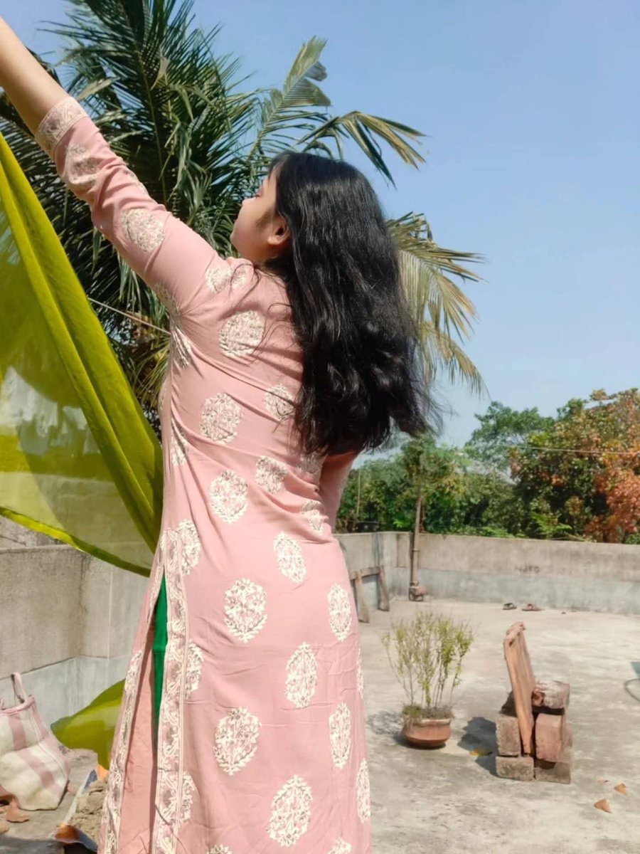 ShilaVibes's tweet photo. জীবনে অনেক মানুষ আসে, কিন্তু মনের মতো বন্ধু খুব কমই আসে। ❤️ https://t.co/Dre8Wn0h8W