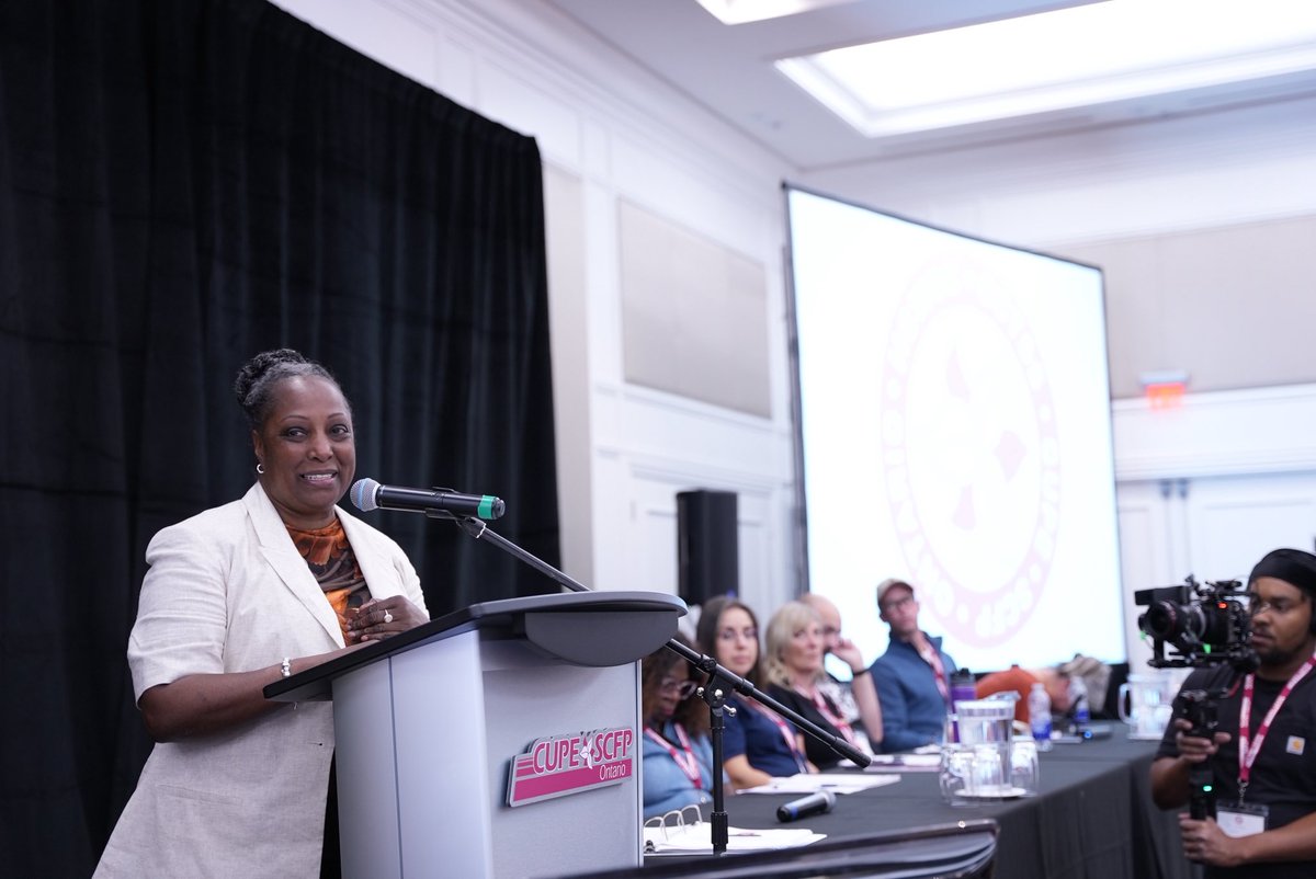 CUPEOntario's tweet photo. That’s a wrap on the Health Care Workers Coordinating Committee Conference! 🏥✊🏾

Over the past few days, CUPE health care workers from across Ontario came together to connect, learn, strategize and build the collective power we need to defend public health care.

We’re leaving this conference stronger, more united and ready to keep fighting for health care workers, our patients and the public services our communities depend on. 📢