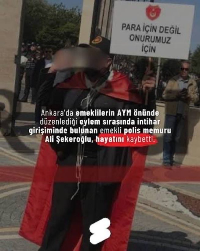 bendis1617's tweet photo. Solda 5 sene önce AKP gençlik kollarında afiş yapıştıran Muhammet Yarız’ın yatı.  
Sağda en az 25 sene bu ülkeye hizmet edip emekli olduktan sonra alması gereken maaşı alamayan, geçinemediği için intihar eden polis memuru Ali Şekeroğlu.
#EmekliMemur #TeraMağdurlarıÇözümBekliyor https://t.co/tsu3hgUb3d