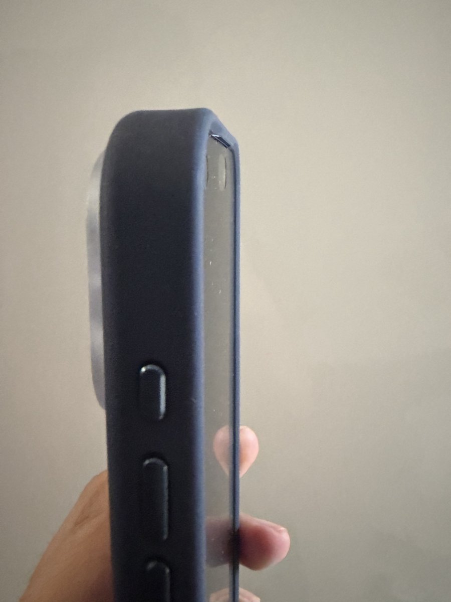 ruchernchong's tweet photo. The @Caudabe Synthesis is such a nice case especially for the iPhone 18 Pro series Glacier colour! https://t.co/mrjeX6hFFW