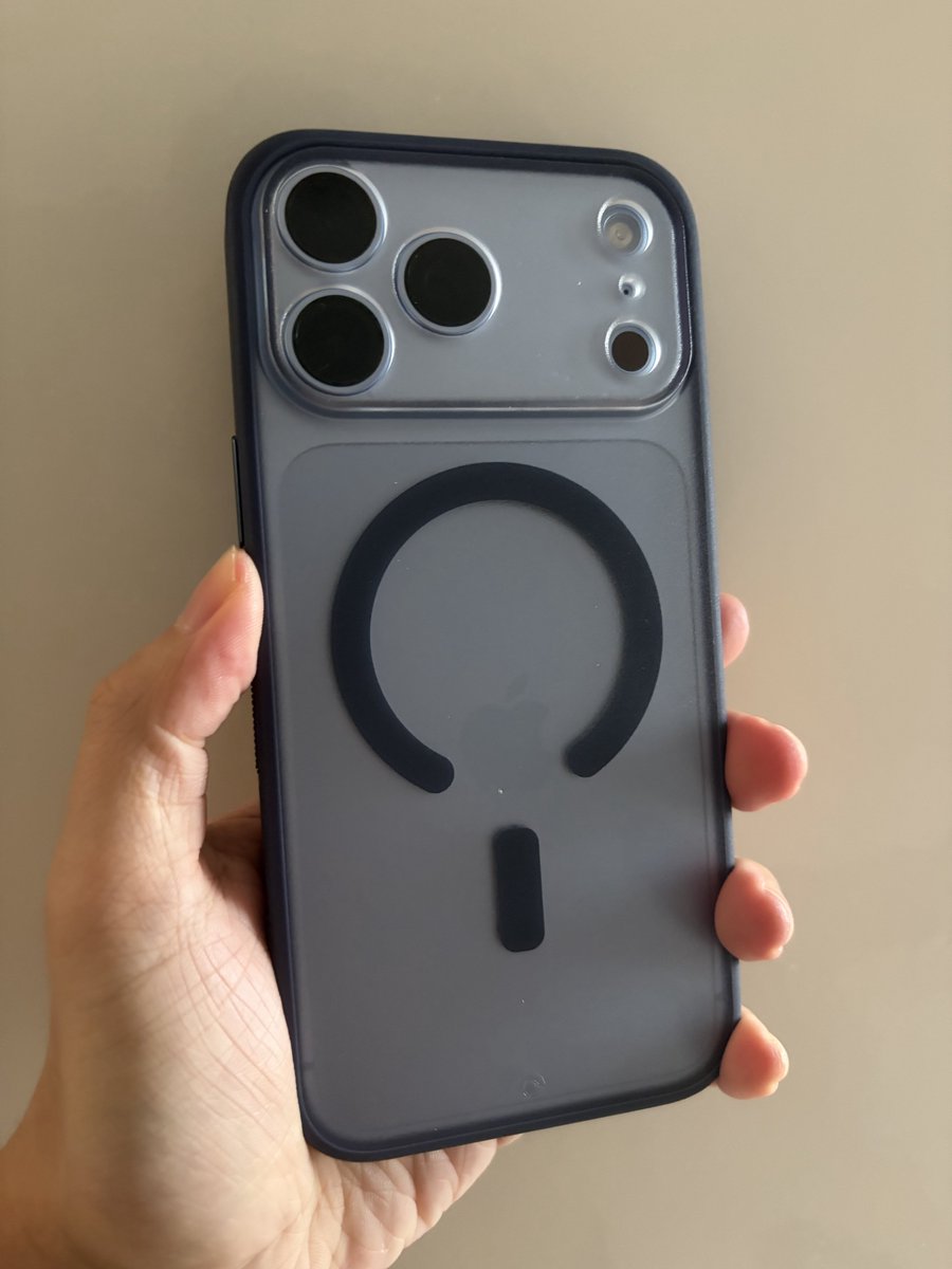 ruchernchong's tweet photo. The @Caudabe Synthesis is such a nice case especially for the iPhone 18 Pro series Glacier colour! https://t.co/mrjeX6hFFW