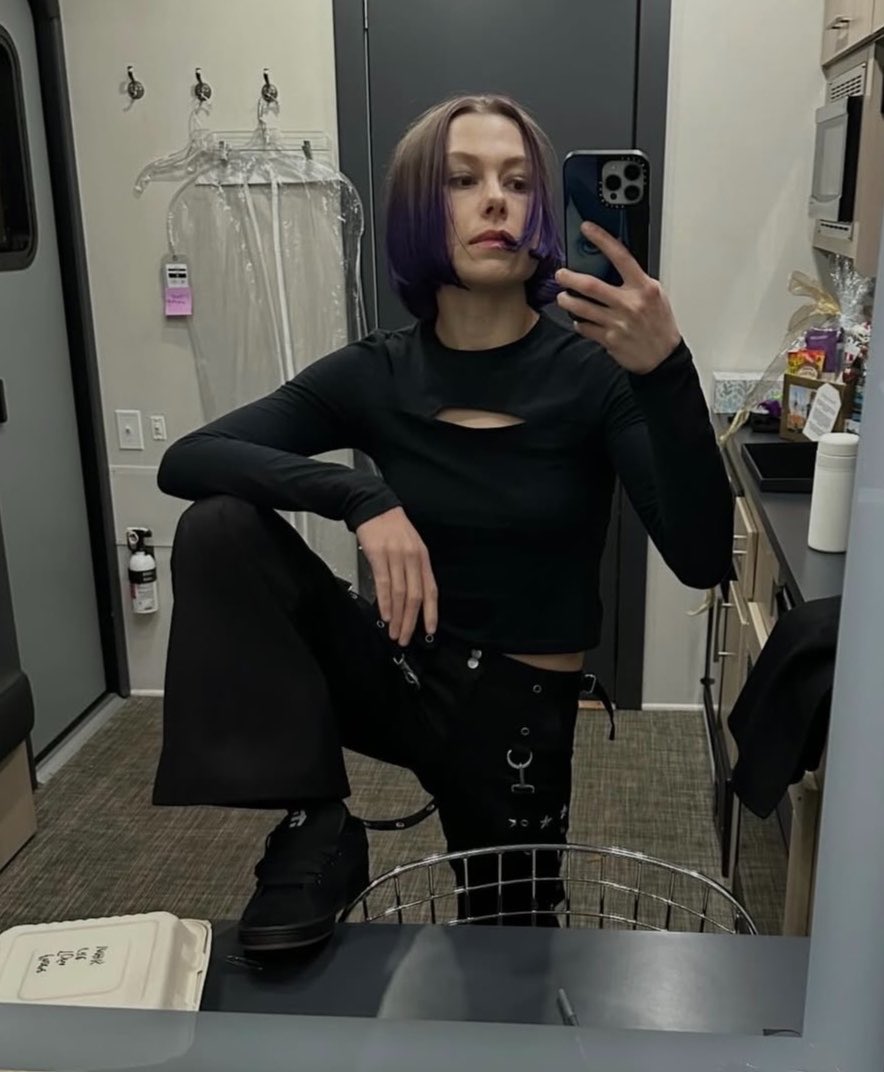 raspberhrriies's tweet photo. PHOEBE BRIDGERS. https://t.co/4BX7CKvmP8