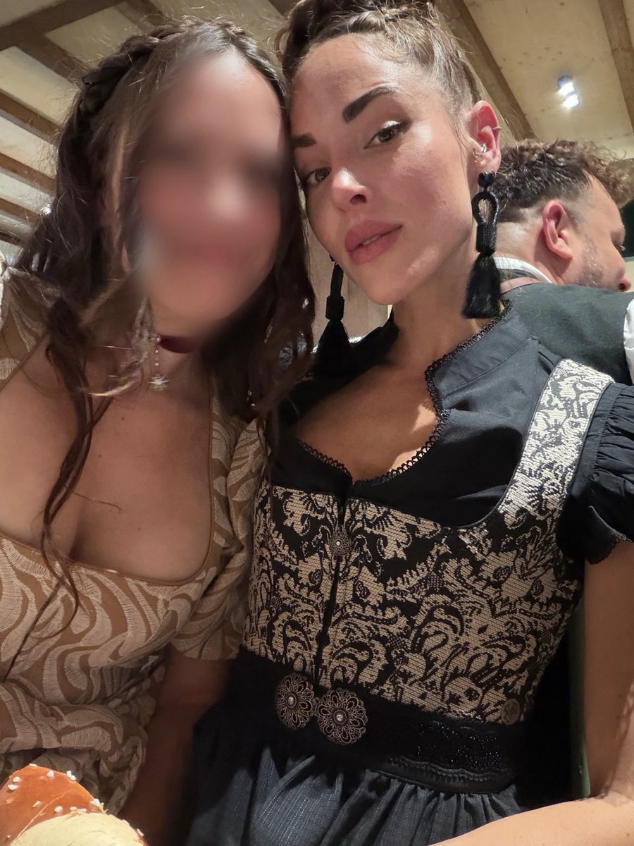 Cashliaa's tweet photo. Wir machen euch der Reihe nach fertig 🥵 https://t.co/JSQwLTNfsn
