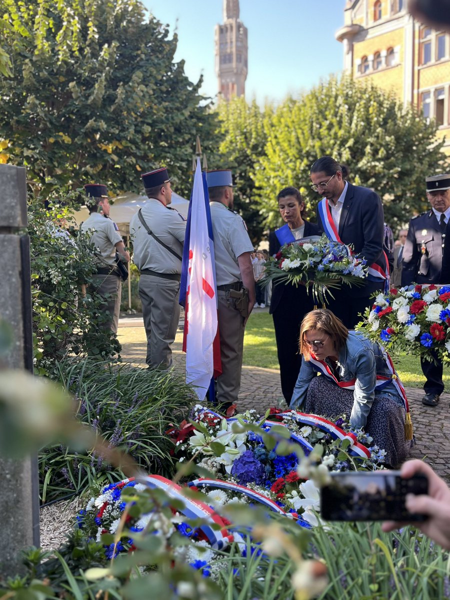 ToutpourLille's tweet photo. Nous honorons la mémoire des Harkis &amp; des troupes supplétives qui se sont engagés pendant la guerre d’indépendance d'Algérie. Cette commémoration nous rappelle la responsabilité française dans le sort tragique qu’ils ont connu.
#Mémoire #Lille https://t.co/RSgg1ciQkw