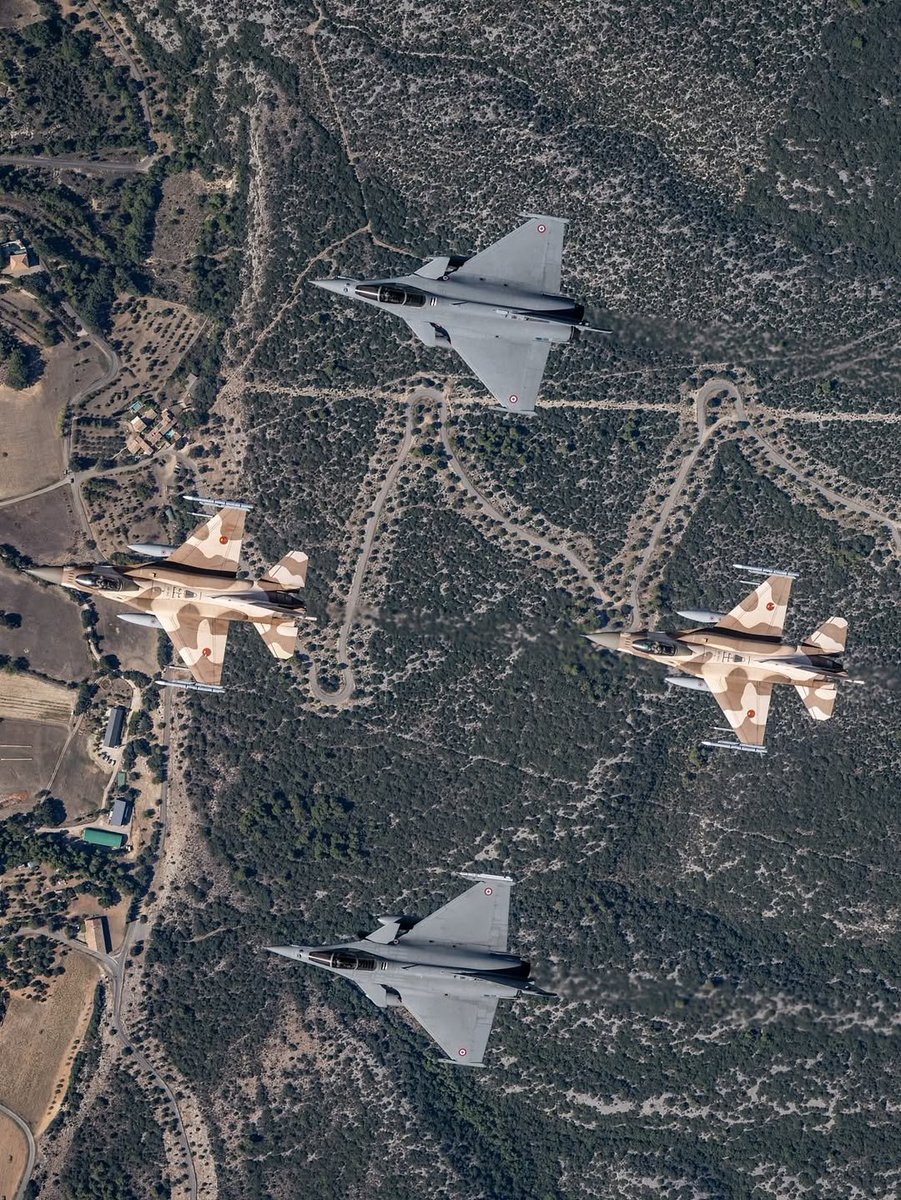 anass004e's tweet photo. Stunning shots of Moroccan F-16s flying alongside French Rafales during ORYX26 exercises in France  a powerful display of airpower, interoperability, and the growing defense cooperation between Morocco 🇲🇦 and France 🇫🇷. ✈️🔥 https://t.co/TEIgg44gvZ
