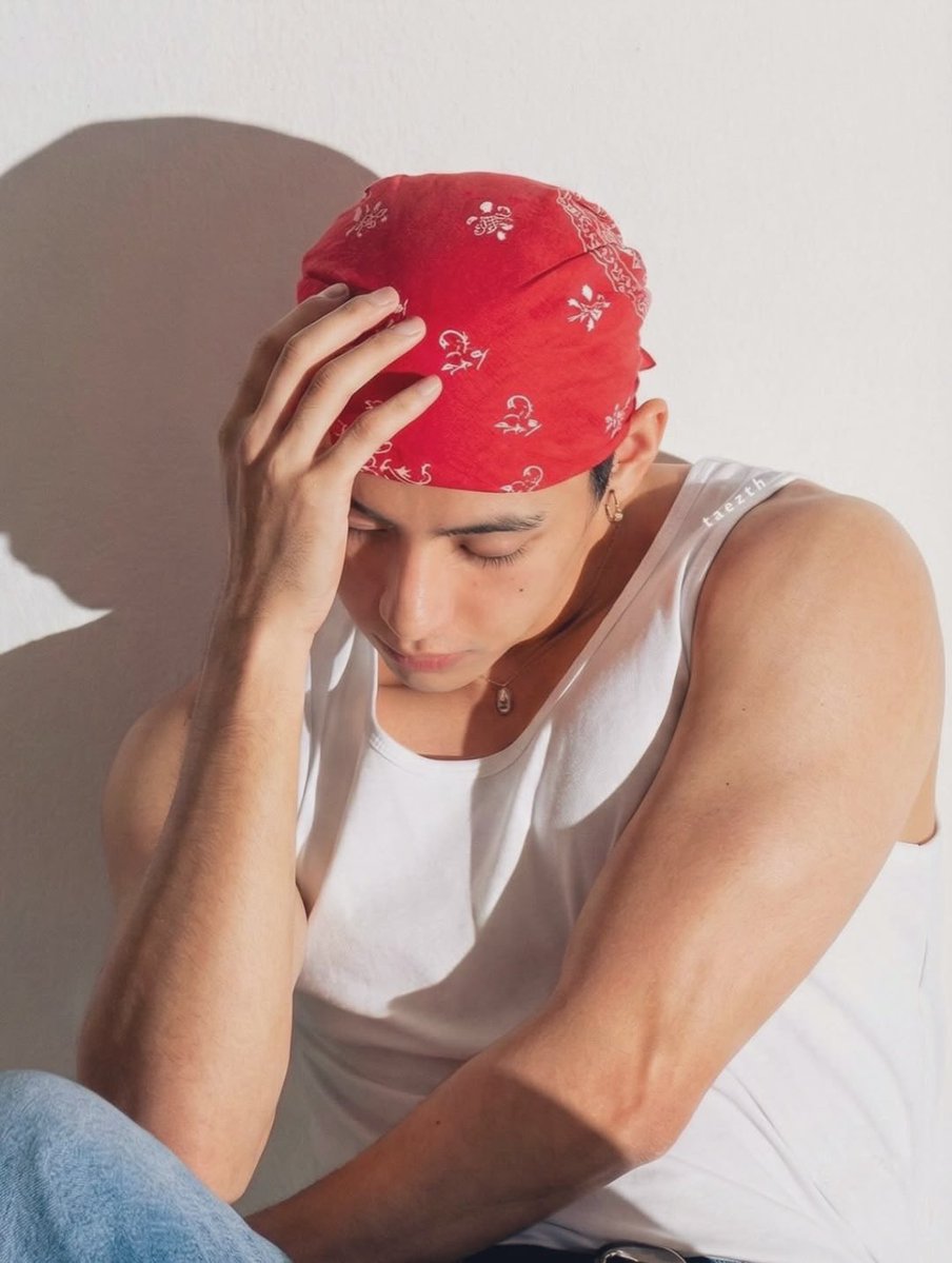 fakimoon's tweet photo. taehyung’s bandanas https://t.co/lkB9HXadqc