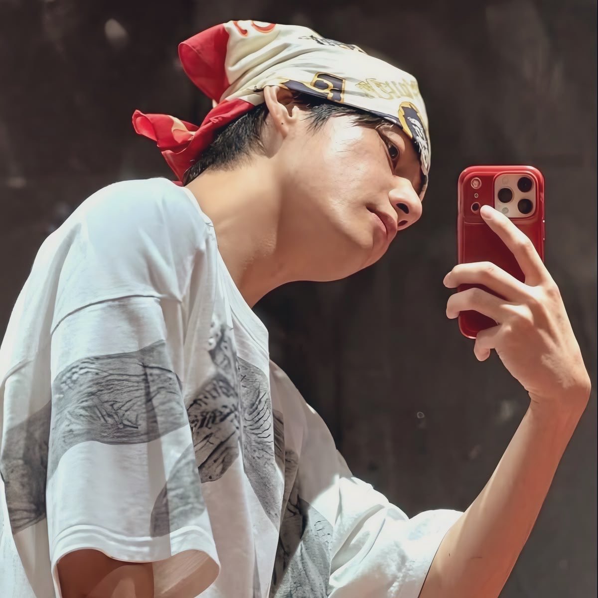 fakimoon's tweet photo. taehyung’s bandanas https://t.co/lkB9HXadqc