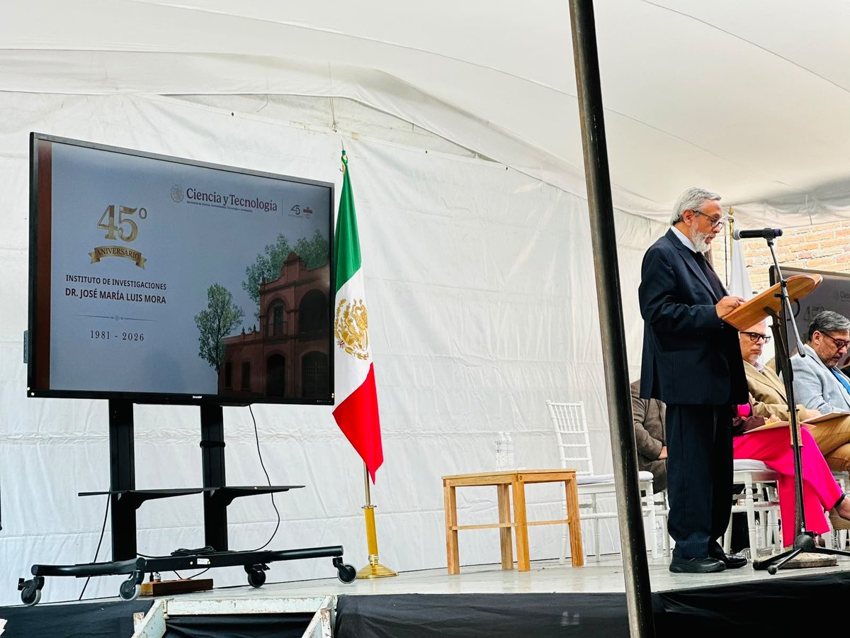 comar_sg's tweet photo. La Coordinadora General de la #COMAR @xade_mm, asistió a la conmemoración del 45 Aniversario del @institutomora 🏛️✨
@SEGOB_mx @arturomedinap https://t.co/5xlbxKupDQ