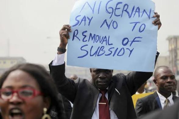 BolanleCole's tweet photo. N189 per litre of fuel  was bad in Goodluck Jonathan's Government but N1400 a litre of fuel is very much okay in President Tinubu's Government. Hypocrisy everywhere. https://t.co/UIhqNTa1SM