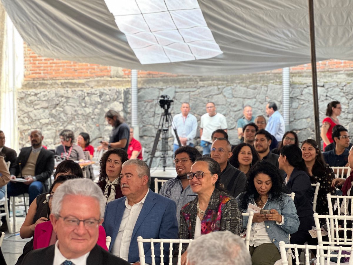 comar_sg's tweet photo. La Coordinadora General de la #COMAR @xade_mm, asistió a la conmemoración del 45 Aniversario del @institutomora 🏛️✨
@SEGOB_mx @arturomedinap https://t.co/5xlbxKupDQ