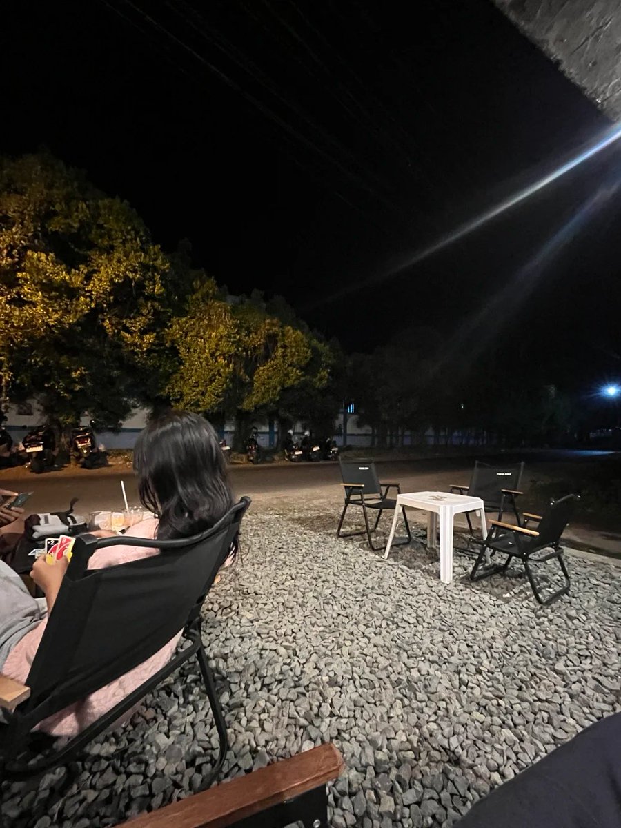 JesiDonoho's tweet photo. What do you usually do in the evening? https://t.co/q1yoiLlsb7