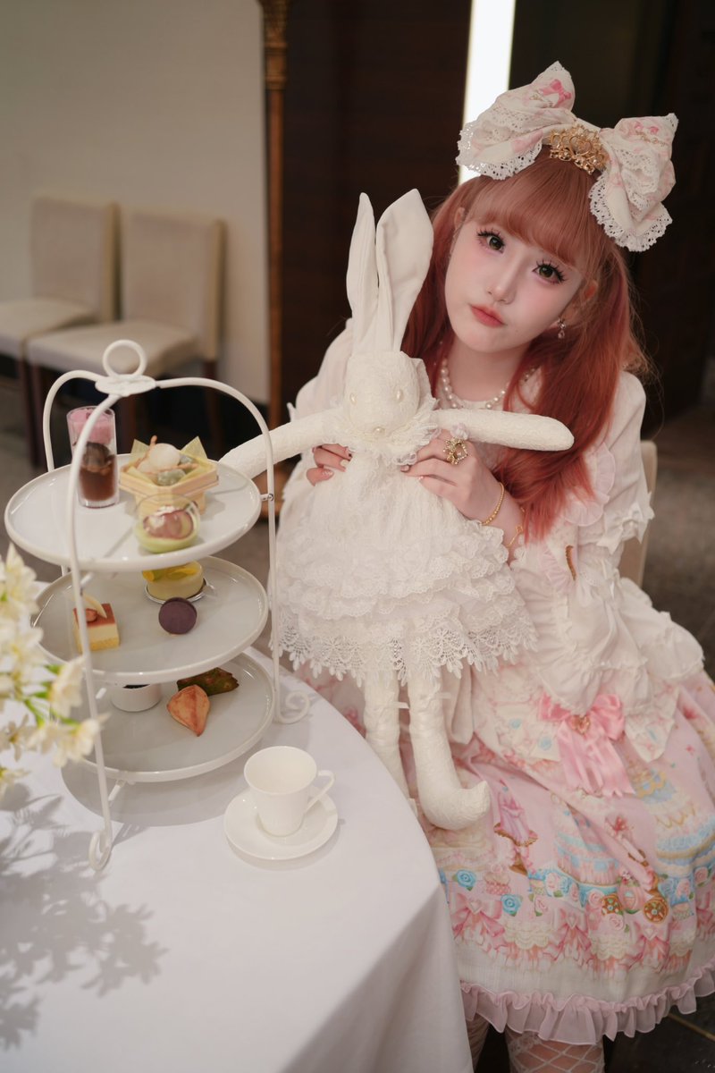 mitsuga_0719's tweet photo. 🫖🎂🤍🐇🍴 https://t.co/hACdbZFG3N