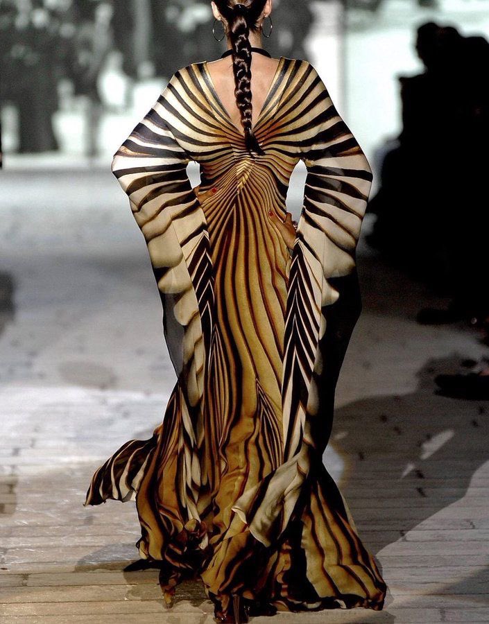 Eveboards's tweet photo. Vintage Roberto Cavalli just hits different https://t.co/0Jgl1F3RdI