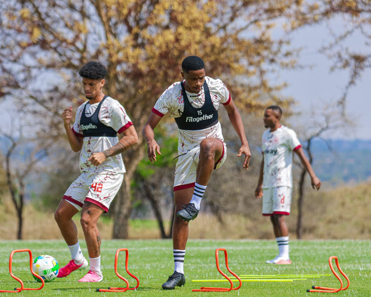 SimbaSCTanzania's tweet photo. Muda wa kujiweka sawa 🪫 #NguvuMoja https://t.co/ytPxr8H9qJ