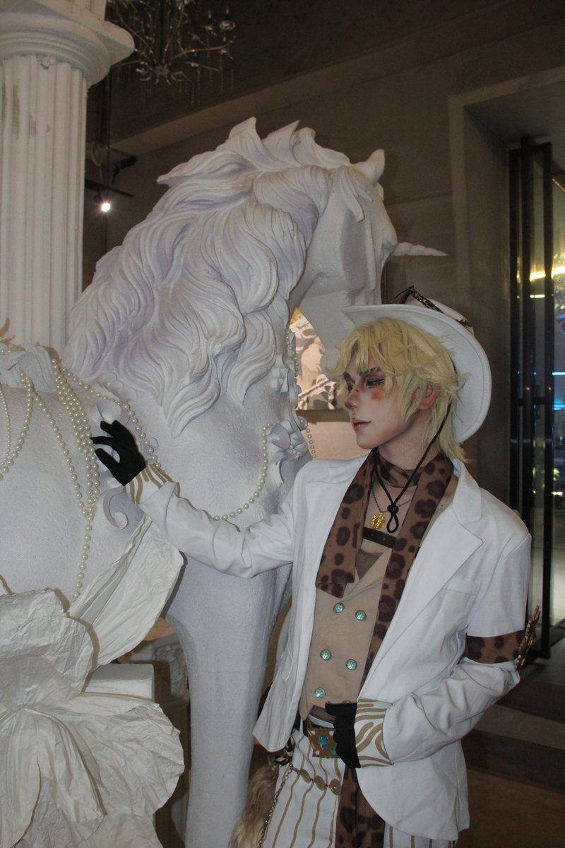 hhz0808's tweet photo. 璀璨的聚光灯下…
#cosplay #第五人格 #topㅤㅤ
#勘探员 #1s https://t.co/gMVmexdVh4