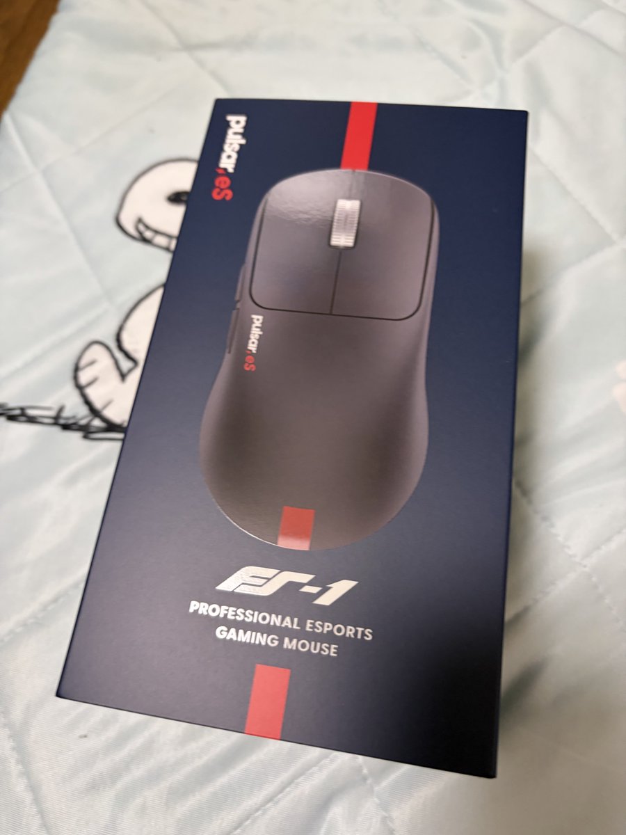 odamared's tweet photo. pulsarのxlite v3を3年弱使ってて
そろそろマウス変えたいなと思い1週間程前からこれ握ってますけど、ゲチで神です
欠点はこの色しかないので手汗が凄く目立ってしまうﾄｺﾛ💦💦💦 https://t.co/6YB6SEYRBf