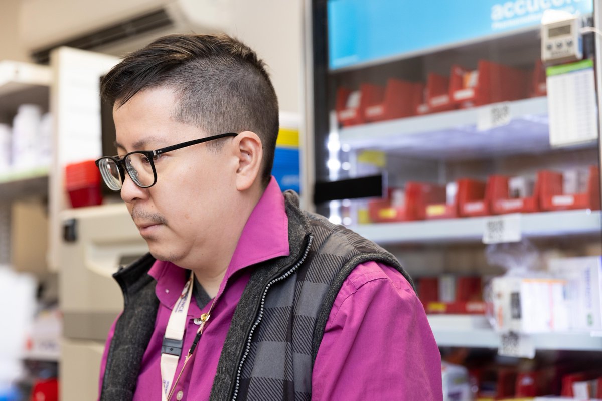 UnityHealthTO's tweet photo. Patient Anne Jackson is quick to sing the praises of Outpatient Pharmacy Manager Sean Chai-Chong at Providence Healthcare. “He’s approachable and sincere. He answers my questions and he gives me choices. I wouldn’t go anywhere else.” Read more: https://t.co/NJISCGqUr0 https://t.co/9XJUsQ6YyW