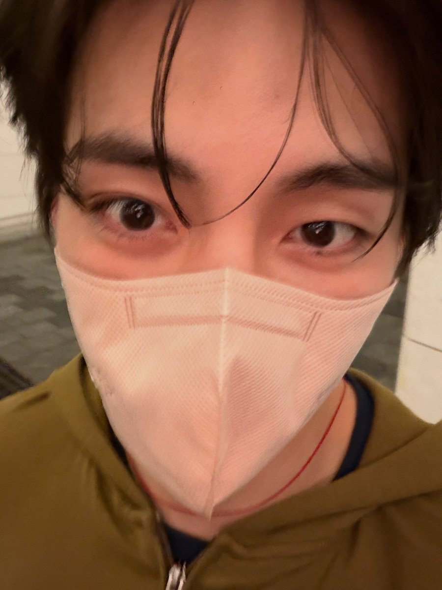 TheWingsOfB's tweet photo. IG 📸 | #V 

Actualización en el Instagram de Taehyung (@BTS_twt): 

🐻: Feliz Chuseok https://t.co/hpnyFsFPEr
