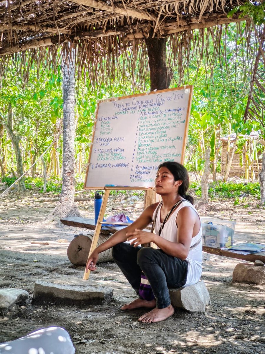 AcnurColombia's tweet photo. 📍🇨🇴 La Guajira 

💙Tras el desplazamiento forzado, la comunidad indígena Wiwa de Kunshamake retornó a su territorio y construye un Plan de Vida clave para su protección. 

🤝Trabajamos por su seguridad, dignidad y derechos.

Con apoyo del Fondo Humanitario para Colombia (RHPF). https://t.co/5JcPcwueuJ