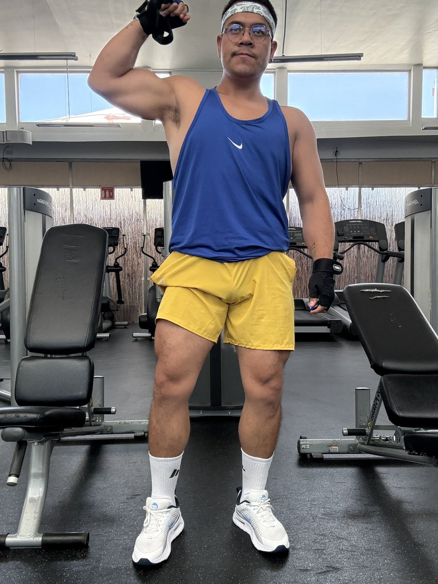 chris19920's tweet photo. Ya entrenaron??

Lindo viernes… acabando muy 🔥🔥🔥 quien me ayuda a bajarme la calentura 😅 https://t.co/4C7otnLMU6