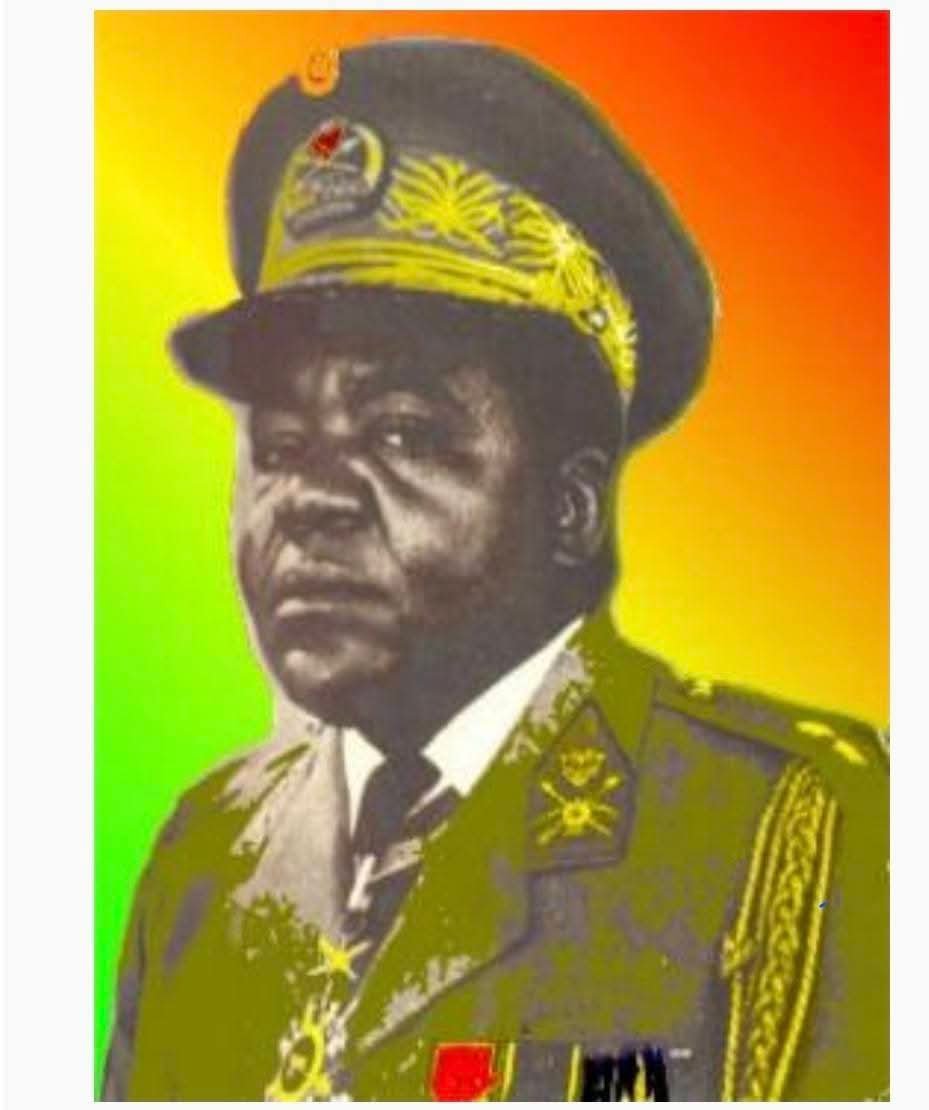 RBendelo's tweet photo. A 51 ans d'écart, deux chefs de la justice militaire meurent de la même façon.
Le 2 septembre 1975 à Wombo*, le Général #Masiala #Kinkela* s'écrase en hélicoptère, un mois après avoir jugé 41 officiers accusés de coup d'État contre Mobutu. https://t.co/dFHRLKcNLt