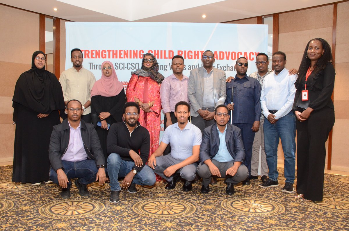SaveChildrenSO's tweet photo. 4 days. 

9 Somali civil society organisations. 

1 joint plan for children's rights in Somalia. 

🇸🇴🤝🇰🇪 The Kenya-Somalia CSO Learning Exchange closed in Nairobi with shared advocacy priorities and a joint action plan.

With the support of @NorwayInSomalia / @noradno https://t.co/ZOZI2dpKBz