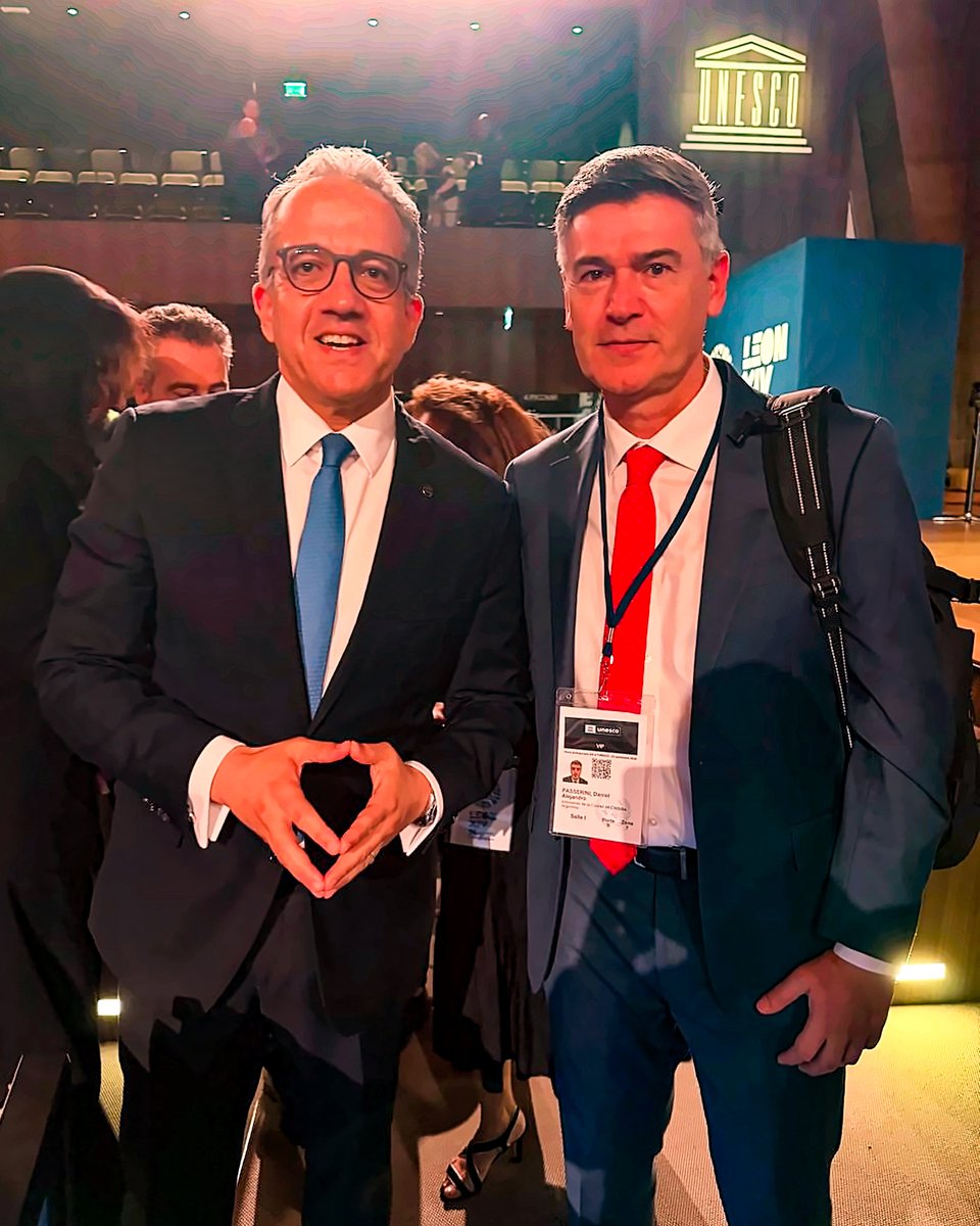 PasseriniOk's tweet photo. Hoy acompañé la visita del papa León XIV a la sede de la UNESCO en París, donde llamó a “construir juntos un mundo justo, un espacio acogedor para todos y fecundo para cada uno, donde cada pueblo pueda crecer en paz”. 🕊️ https://t.co/M28T963oRL