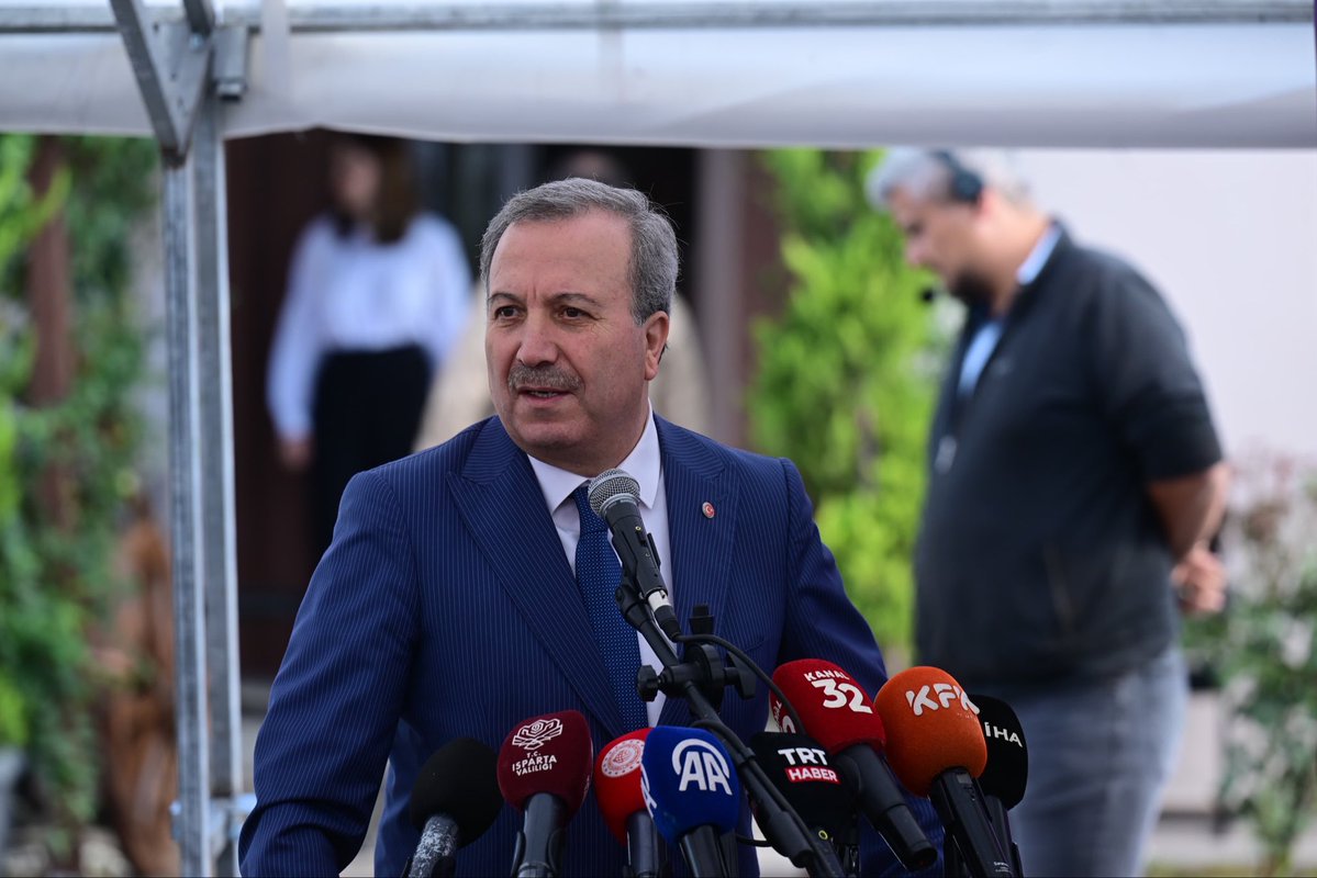 mugokgoz32's tweet photo. HAYIRLI OLSUN #ISPARTA’M

Isparta-Antalya Dereboğazı Yolu’muzun kalan kesimi 2027 yılının başında ihale ediliyor 🚧

Türkiye Yüzyılı Buluşmaları kapsamında Ulaştırma ve Altyapı Bakanımız Sayın Abdulkadir Uraloğlu’nu şehrimizde ağırladık. https://t.co/KKsDiiWJrS
