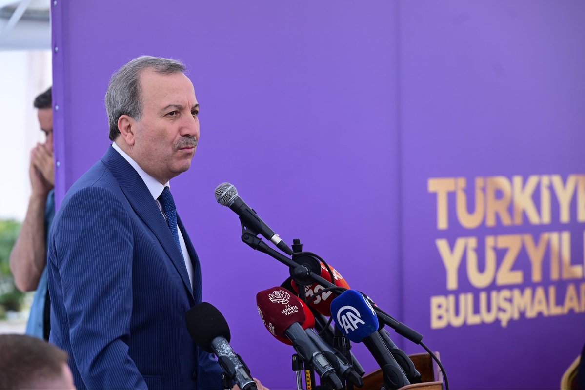 mugokgoz32's tweet photo. HAYIRLI OLSUN #ISPARTA’M

Isparta-Antalya Dereboğazı Yolu’muzun kalan kesimi 2027 yılının başında ihale ediliyor 🚧

Türkiye Yüzyılı Buluşmaları kapsamında Ulaştırma ve Altyapı Bakanımız Sayın Abdulkadir Uraloğlu’nu şehrimizde ağırladık. https://t.co/KKsDiiWJrS