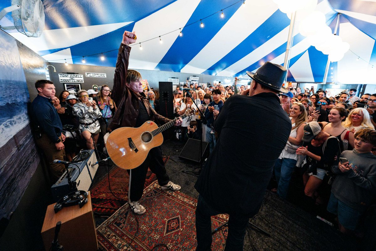 Transparent_AP's tweet photo. One for the books 🌊✨@seahearnow 2026 — what a weekend .

The Art Tent was packed with incredible art , incredible people and more than a few unexpected moments of pure MAGIC . Huge thank you to the entire Clinch Crew and C3 Team for making it all happen . https://t.co/vyIQyGBJgd