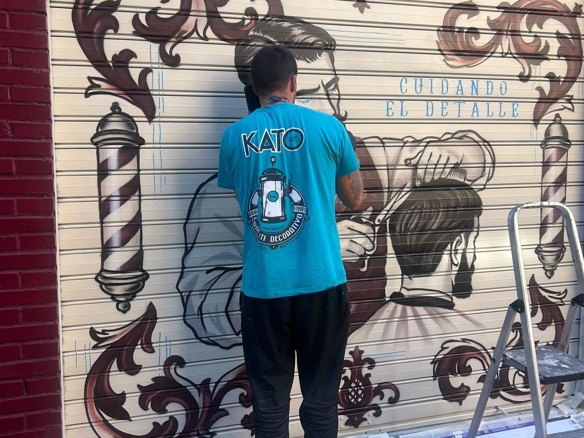 KatoArt2's tweet photo. Nueva decoración para Romero Studio, una barbería en el barrio de Triana que abrirá pronto sus puertas, con un toque vintage y del barrio.
Calle Febo 6 💪🏽
#mural #spray #triana #azulejos #sevilla https://t.co/Cm0i9Oua2D