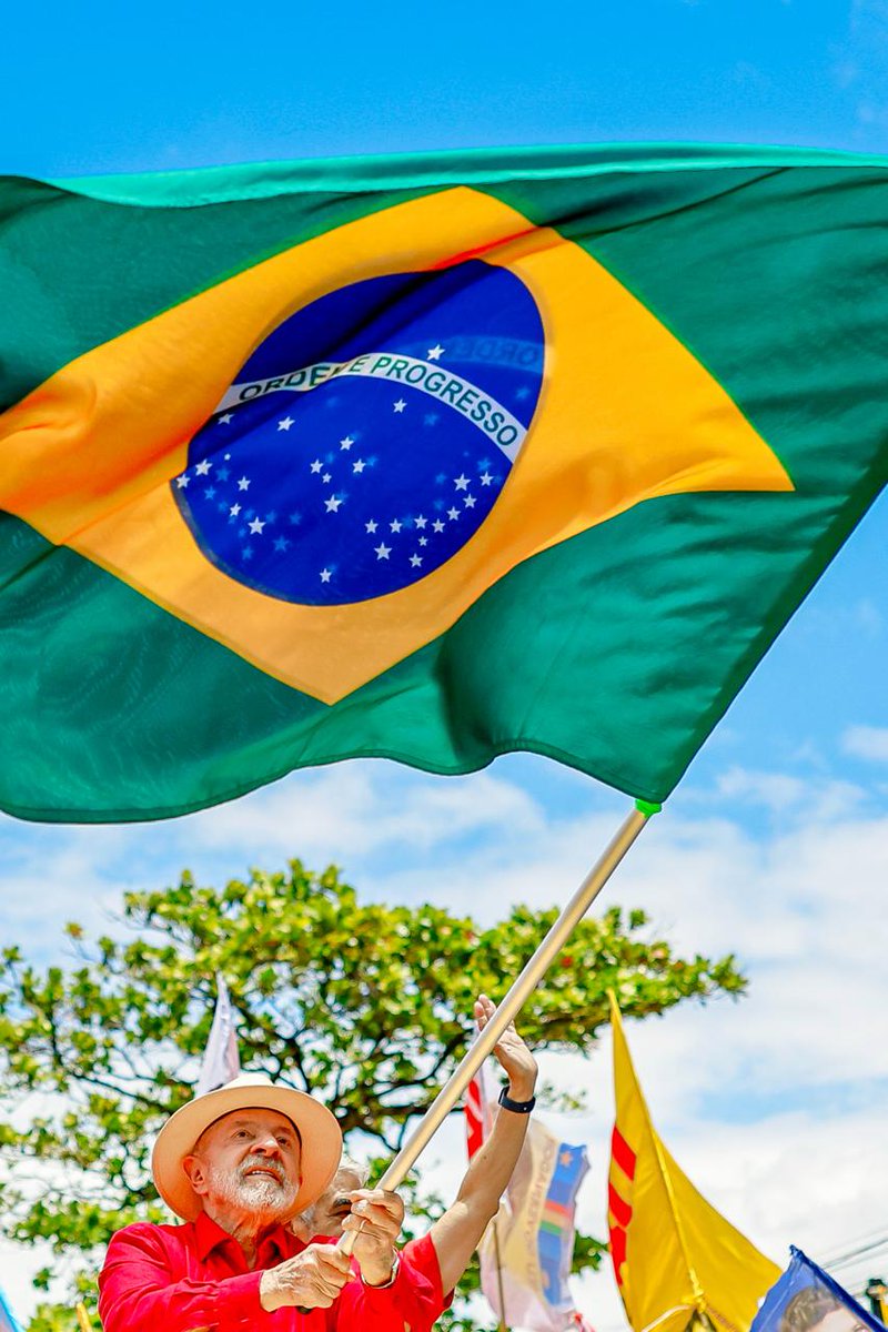 LulaOficial's tweet photo. Obrigado, Recife (PE), por tanto carinho e apoio. 

Vamos juntos, ao lado de João Campos, Humberto Costa e Marília Arraes, até a vitória!

📸 @ricardostuckert https://t.co/kdrqLY5cyy