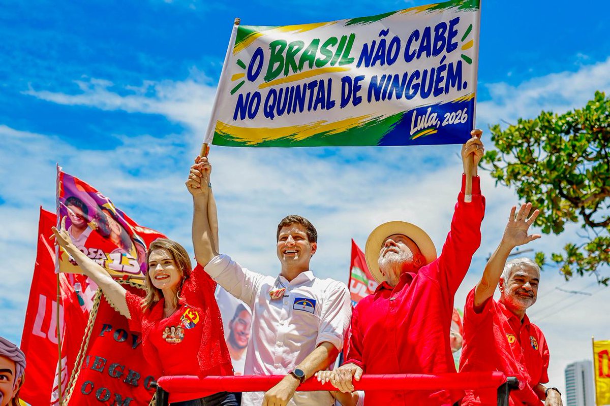 LulaOficial's tweet photo. Obrigado, Recife (PE), por tanto carinho e apoio. 

Vamos juntos, ao lado de João Campos, Humberto Costa e Marília Arraes, até a vitória!

📸 @ricardostuckert https://t.co/kdrqLY5cyy