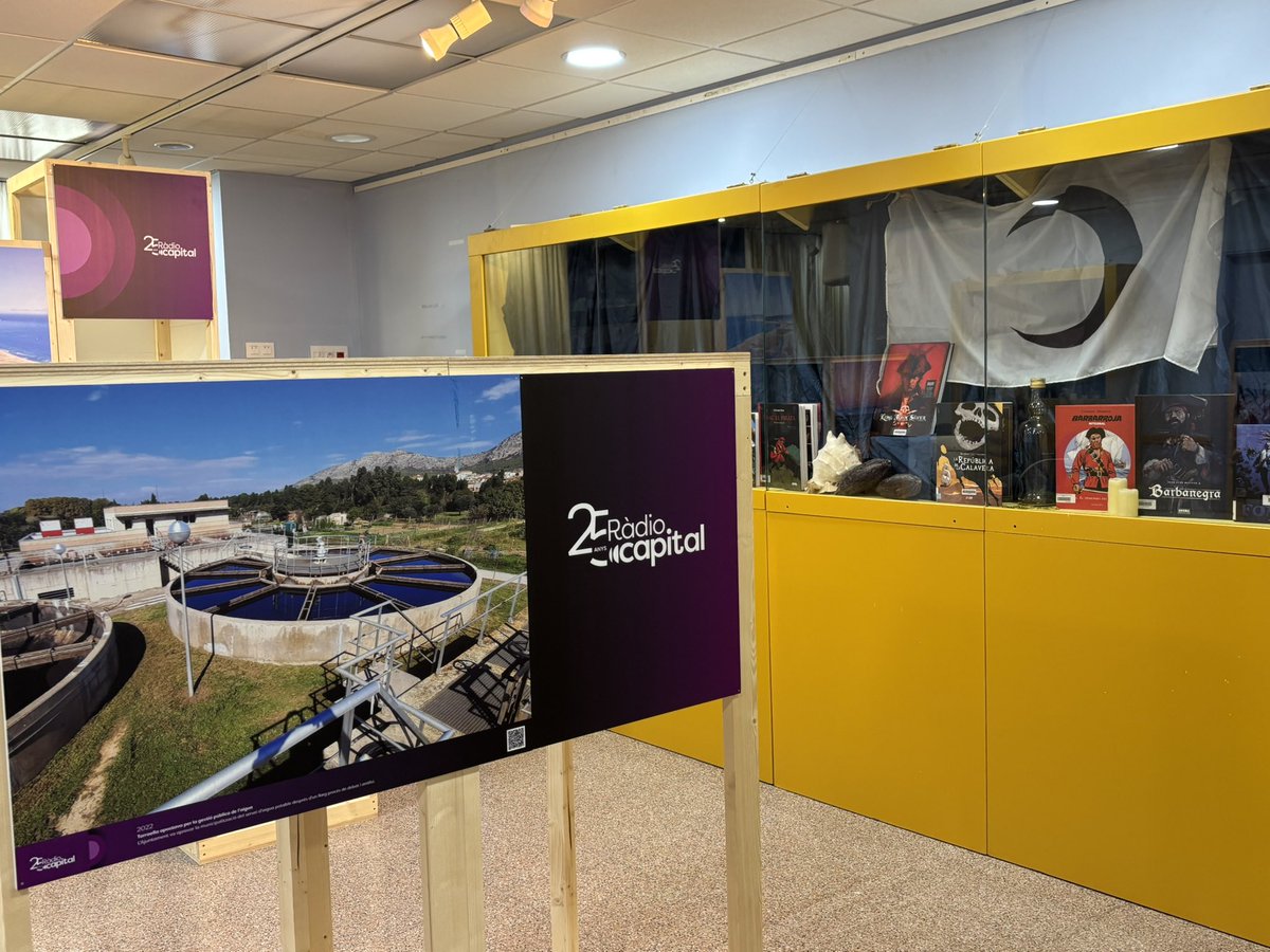 VisitEstartit's tweet photo. Aquest cap de setmana de Pirates pots veure l'exposició dels 25 anys de Ràdio Capital i 'Llegiu Pirates, Llegiu'.
📍A la sala d'actes de l'EMD
#pirateslestartit26 #visitestartit https://t.co/rgCgeEIzTG