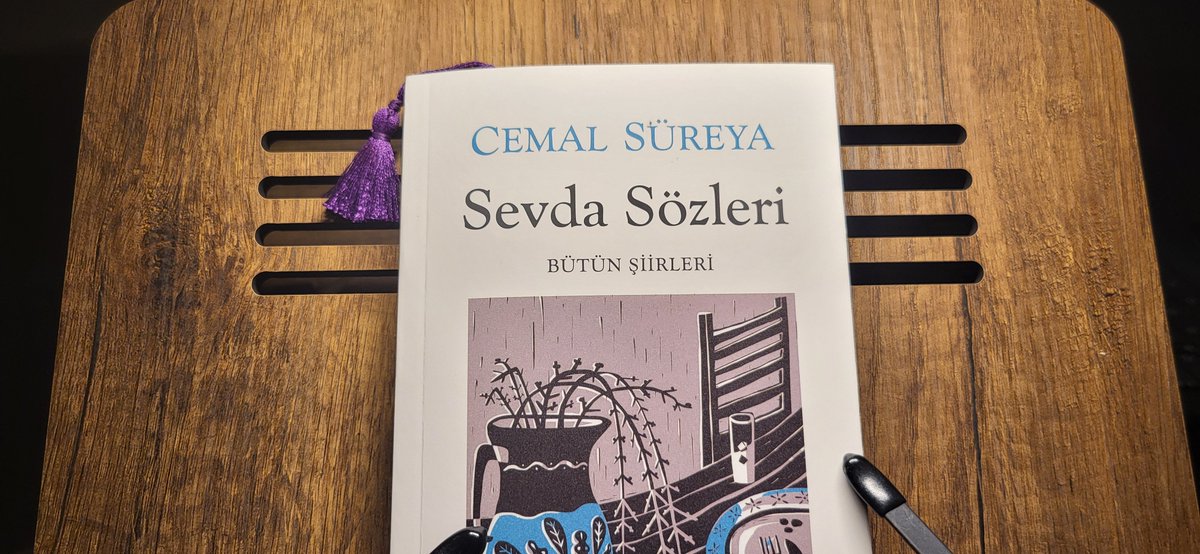 ayisigiumut's tweet photo. "Biliyorum sana giden yollar kapalı
Üstelik sen de hiçbir zaman sevmedin beni 

Ne kadar yakından ve arada uçurum;
İnsanlar, evler, aramızda duvarlar gibi

Uyandım uyandım, hep seni düşündüm
Yalnız seni, yalnız senin gözlerini"

— Cemal Süreya | Sevda Sözleri 
 [Biliyorum sana giden yollar kapalı]