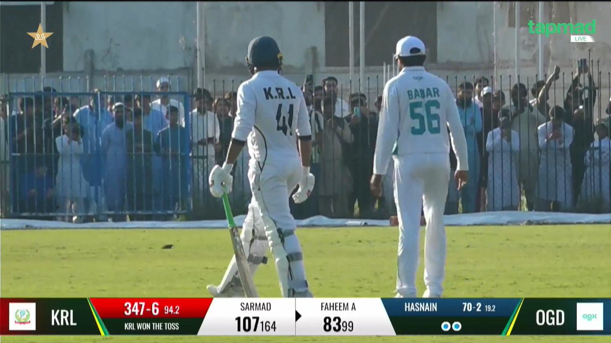 faheem_41_'s tweet photo. 83 runs off 100 balls for Faheem Ashraf! Babar Azam appreciated him. What a knock by Rana against OGDCL 💚 #PresidentsTrophy #tapmad
@iFaheemAshraf https://t.co/Wyo2GhyyKk
