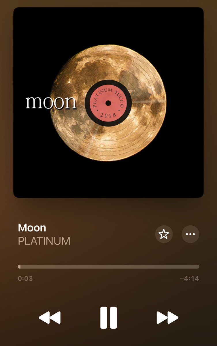 R_voitore's tweet photo. 中秋の名月🌕とは言え、今年は満月🌕の日がズレてるそうですね😳
でも、綺麗なお月様見れましたょ🤭🎑
月がタイトルやテーマの曲はたくさんありますね！
私の好きな曲…置いときます🎵
#ボイトレ
#マンツーマン
#なんば
#YouTube
#50代 https://t.co/OEROydAxrf