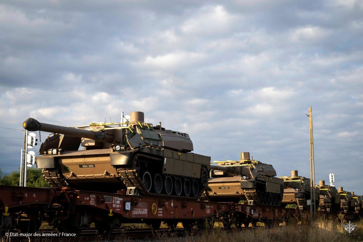 NATOBGRomania's tweet photo. NEW BRIGADE. NEW VEHICLES. SAME MISSION. 🇫🇷
The handover is underway. https://t.co/LaPauOusFO