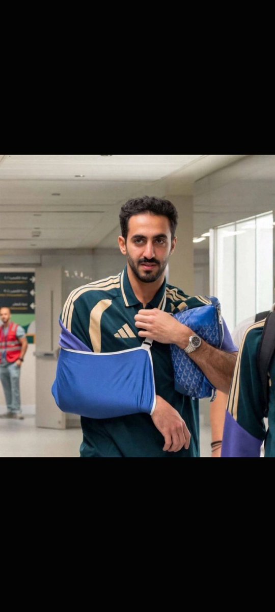 rahaal25's tweet photo. هذا لا جاء عنده وزير ولا رئيس اتحاد 🤔
مشكلته انه يلعب لنادي #النصر https://t.co/qoK8ErgJs3