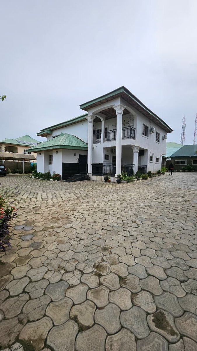 PraiseDynasty_'s tweet photo. 🏡 FOR SALE | GWARIMPA, ABUJA

Exquisitely built 5-Bedroom Fully Detached Duplex with a 2-Bedroom BQ, sitting on 1,000m² of land.

📍 Gwarimpa, First Avenue
💰 ₦650M Asking

📌 A prime property in a sought-after location.
#PraiseDynasty_
#gwarimpa
#realestetips https://t.co/RbtWuCUSRm