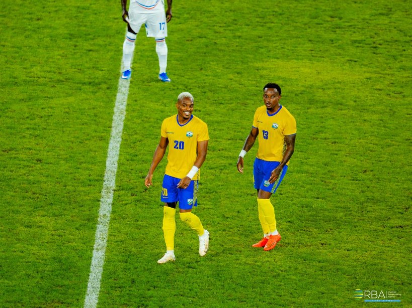 rbarwanda's tweet photo. Abavandimwe bavukana Leroy-Jacques Mickels na Joy-Lance Mickels, bishimiye gutsinda ibitego mu Ikipe y'Igihugu 'Amavubi'.

Umwe yatsinze icya Kabiri undi atsinda icya Gatatu. 

57' Amavubi 3-1 Liberia. #RBASports #AFCON2027 https://t.co/acHDvhqMWQ