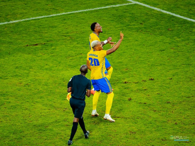 rbarwanda's tweet photo. Abavandimwe bavukana Leroy-Jacques Mickels na Joy-Lance Mickels, bishimiye gutsinda ibitego mu Ikipe y'Igihugu 'Amavubi'.

Umwe yatsinze icya Kabiri undi atsinda icya Gatatu. 

57' Amavubi 3-1 Liberia. #RBASports #AFCON2027 https://t.co/acHDvhqMWQ