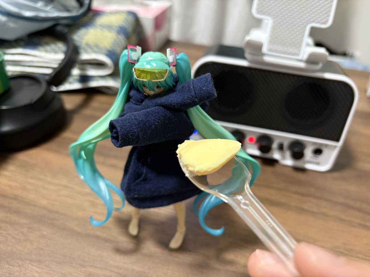 Hatsune01_love's tweet photo. トゥちゃんの照れ集
理由↓
①みんなからの「かわいい!」
②撫でられ
③あーん
④ド直球に「好き」って言う
#figmaster https://t.co/0VqIDJxvg0