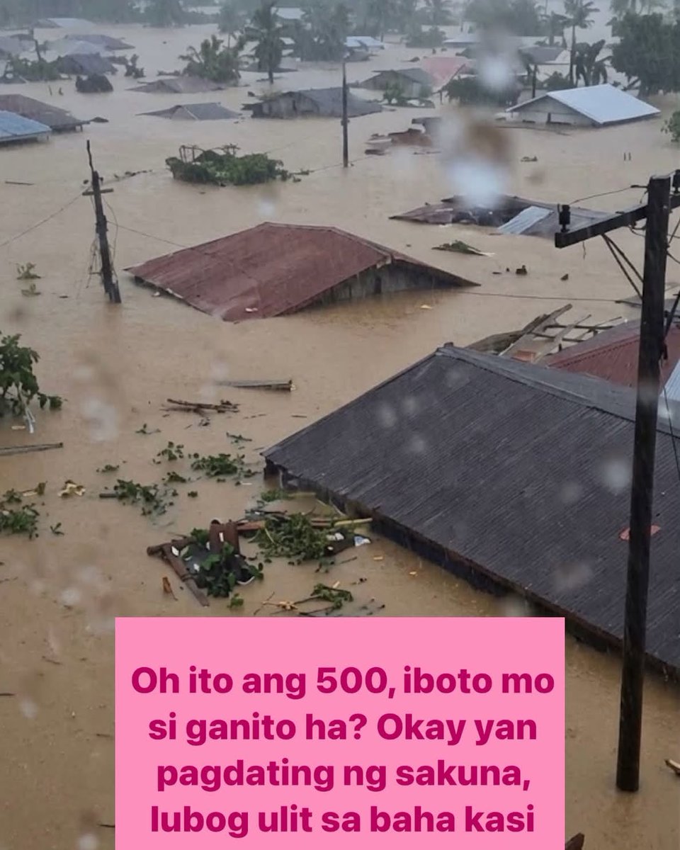 LouveniaSwxt's tweet photo. Oh, ito ang ₱500. Iboto mo si ganito, ha? Ayos ’yan kapag may sakuna—lulubog ka ulit sa baha, basta masaya ka na sa ₱500. –Lola Basyang https://t.co/bhVCX3geag