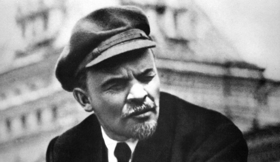 manuelferdiez's tweet photo. "El capitalismo es un sistema imposible de reformar. La tarea histórica del proletariado moderno es destruirlo, no reformarlo."

V.I. Lenin. https://t.co/Pq2gxmDF4j