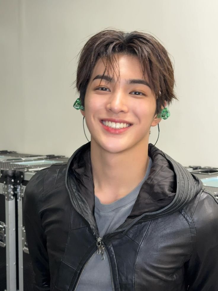 ceoofcheeseball's tweet photo. Pls #KEONHO https://t.co/YTTwGC3bY0
