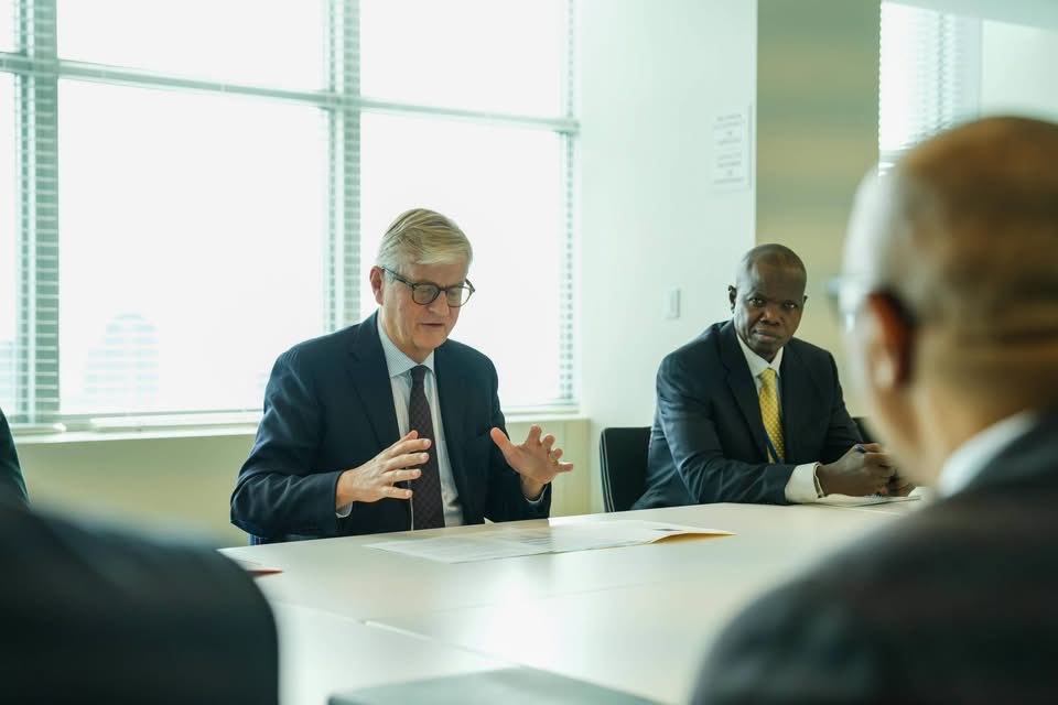 MFAEthiopia's tweet photo. On the margins of UNGA 81, Getachew Reda, Minister Adviser for East African Affairs, met with Jean-Pierre Lacroix, UN Under-Secretary-General for Peace Operations.

In their discussion, the two sides underscored the need to enhance closer coordination and engagement to promote peace and stability in the Horn of Africa. 

Under-Secretary-General Lacroix commended Ethiopia for its continued contributions to peacekeeping, particularly in South Sudan.