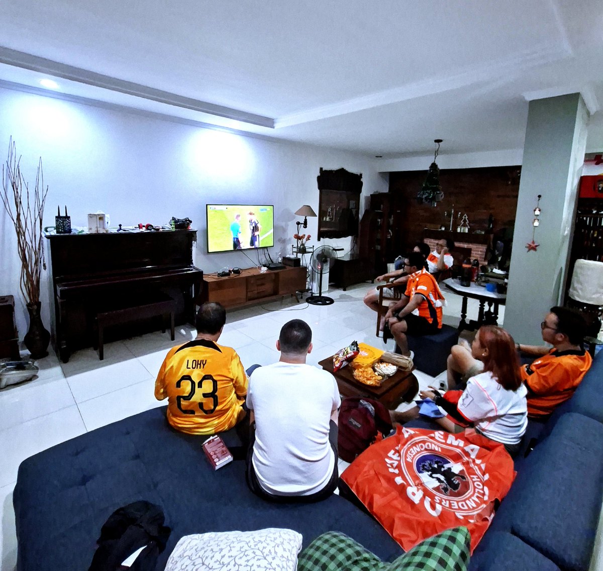 HollandersIndo's tweet photo. Last night we support @OnsOranje in first match @UEFAEURO #NationsLeague 2026/27 against Germany!
🇳🇱🔶🦁
#HollandersIndonesia
#AllemaalAchterOranje
@KNVB
@NDJ_Official
@TeamNLtweets
@gerritsen_marc
@NLinIndonesia
@VI_nl
@433
#OnsOranje
#NothingLikeOranje
#UNL
#NedGer
#TeamNL https://t.co/a6Rsb1riaz